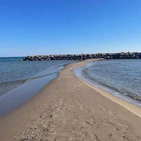Maison A 100metres Des Plages De *